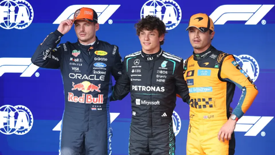 Max Verstappen, Kimi Antonelli y Lando Norris | AP