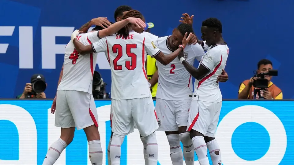 Inglaterra celebra gol ante Francia | AP