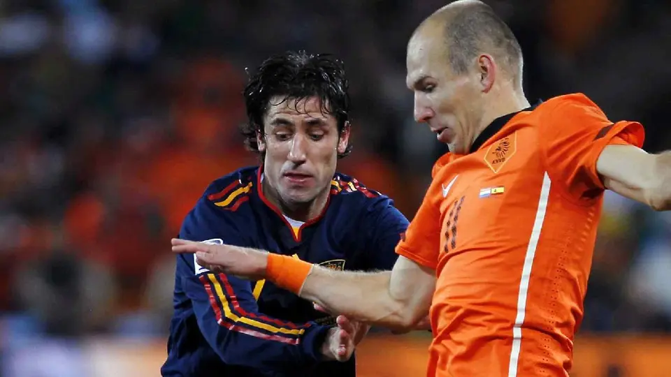 Joan Capdevila y Arjen Robben | MEXSPORT