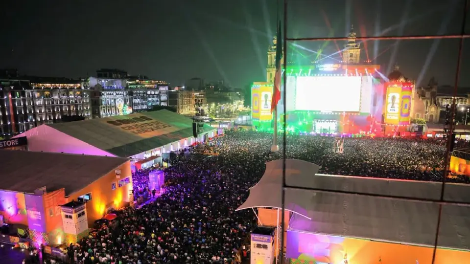 La FIFA pide a los asistentes pintar de verde el Zócalo para despedir el Mundial / Especial