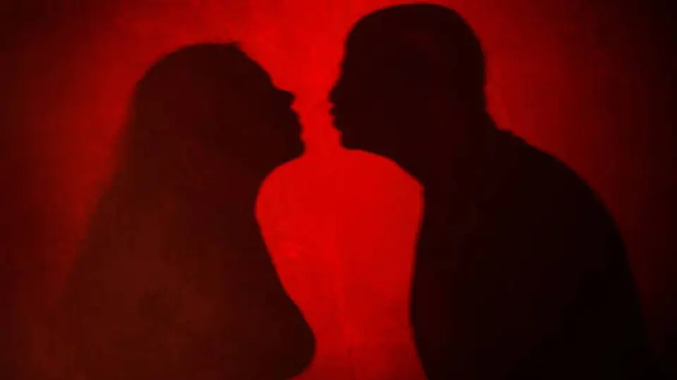 Las comparaciones con el pasado pueden afectar incluso las relaciones más estables. / iStock