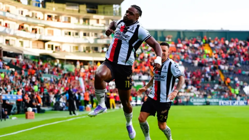 Duk, jugador de los Rojinegros del Atlas | IMAGO7