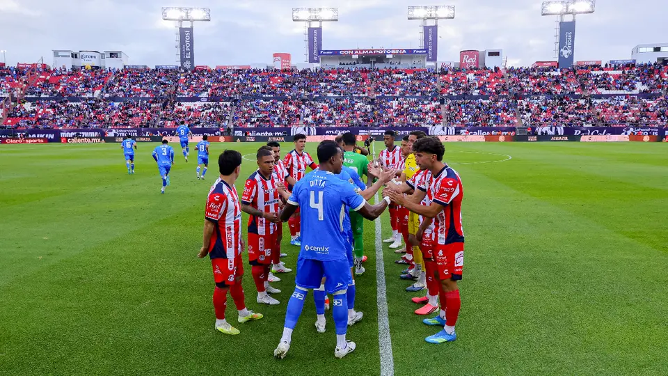 Atlético de San Luis reconoce al Campeón: le hace pasillo a Cruz Azul en su debut del Apertura 2026