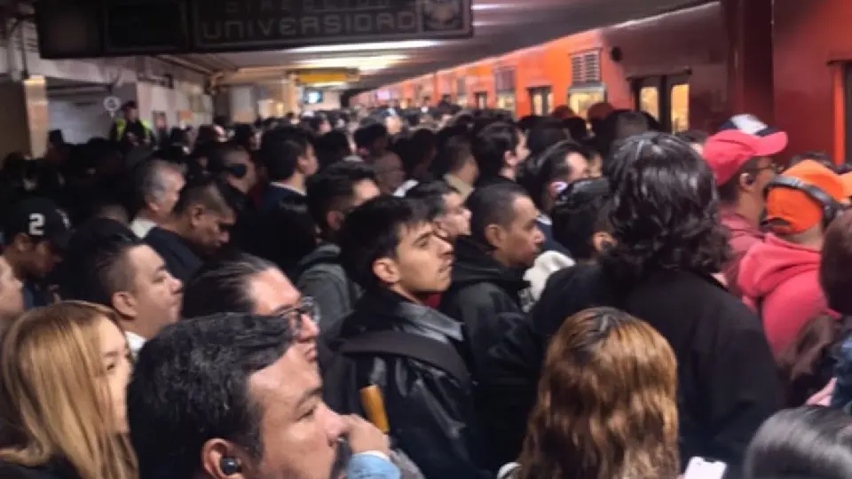 Retrasos en la L3 del Metro por fallas mecánicas / Redes Sociales