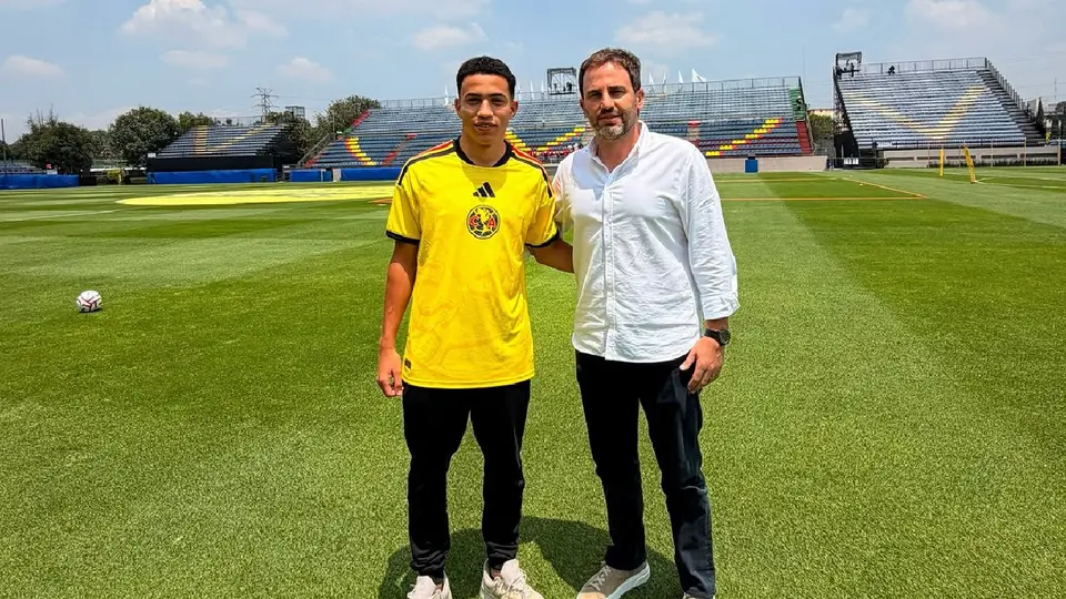 Gustavo Góes siendo presentado como refuerzo de América | INSTAGRAM