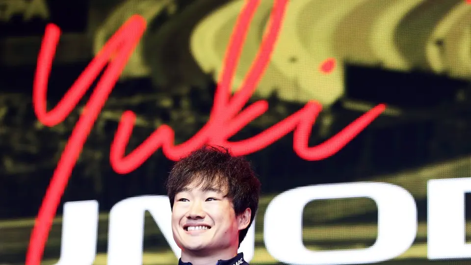 ¿Regresa a la parrilla? Yuki Tsunoda en pláticas para retomar su carrera en 2027