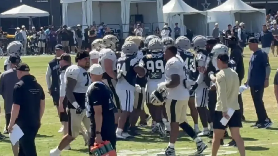 Pelea entre jugadores de Cowboys y Saints | CAPTURA