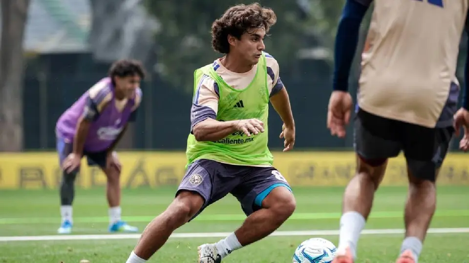 Carlos Álvarez en entrenamiento con América | IMAGO7