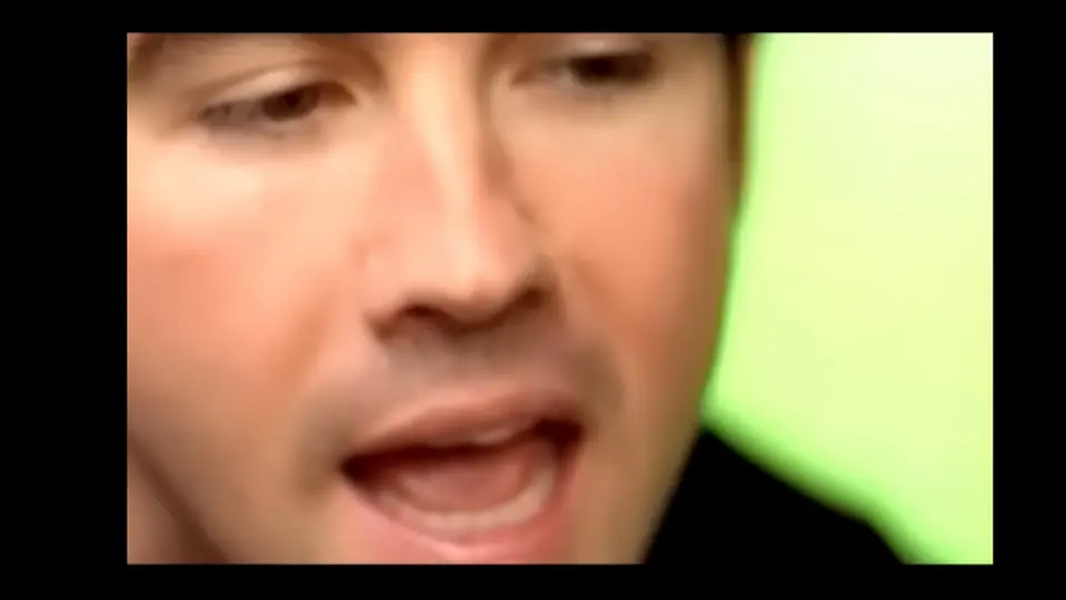 Su gran salto a la fama llegó en 1996 con “Barely Breathing” / Especial
