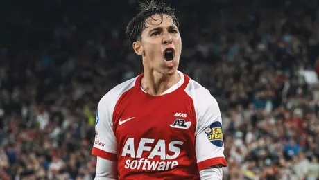 ¡Imparable! Mateo Chávez destaca en triunfo del AZ Alkmaar en la Eredivisie