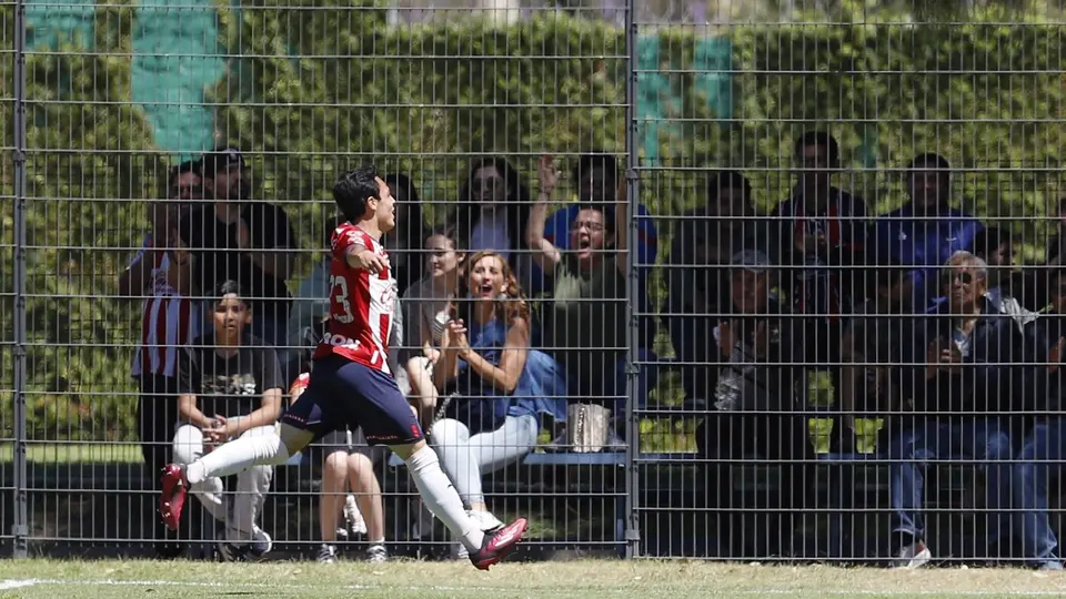 Hugo Camberos en celebración contra América en la categoría Sub-18 de la Liga MX | MEXSPORT