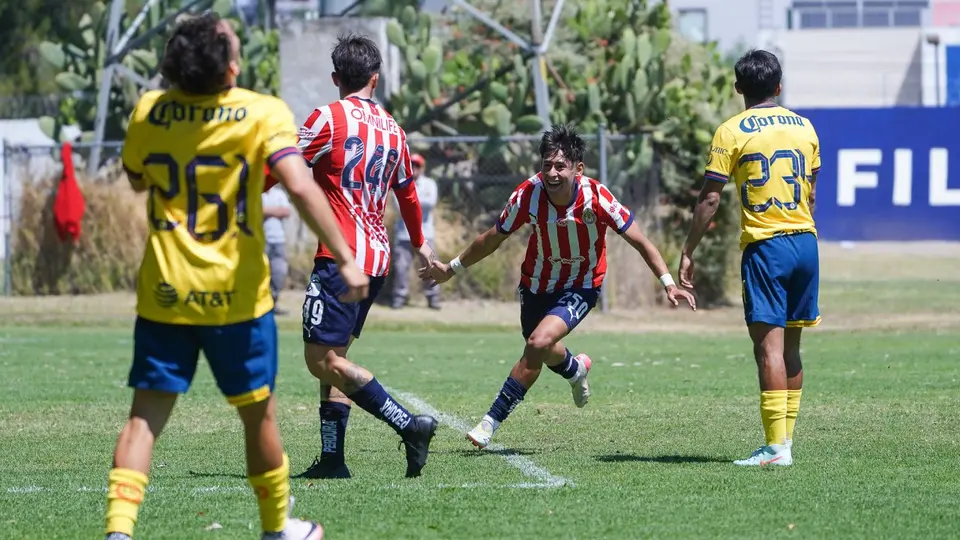 Santiago Sandoval contra América en la categoría Sub-19 | IMAGO 7