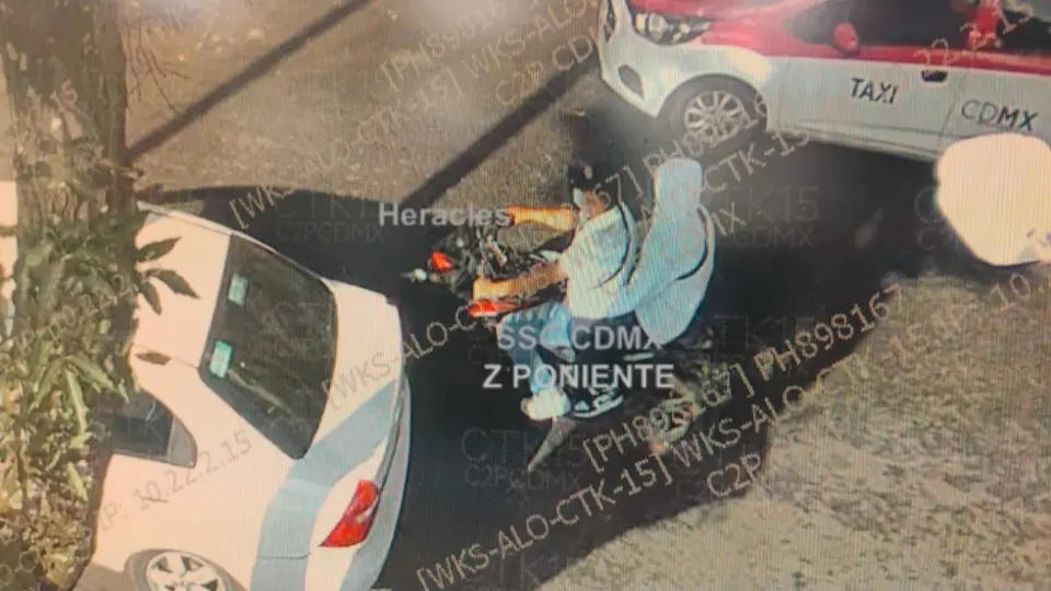 Los presuntos responsables huyeron del lugar a bordo de una motocicleta, de acuerdo con los primeros reportes. / X