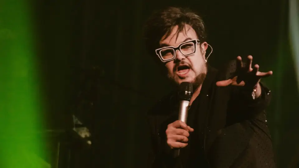 "México pronto te dejaré en paz. Te amo, te prometo volver con excelentes noticias", dijo en sus redes / IG: @syntekoficial