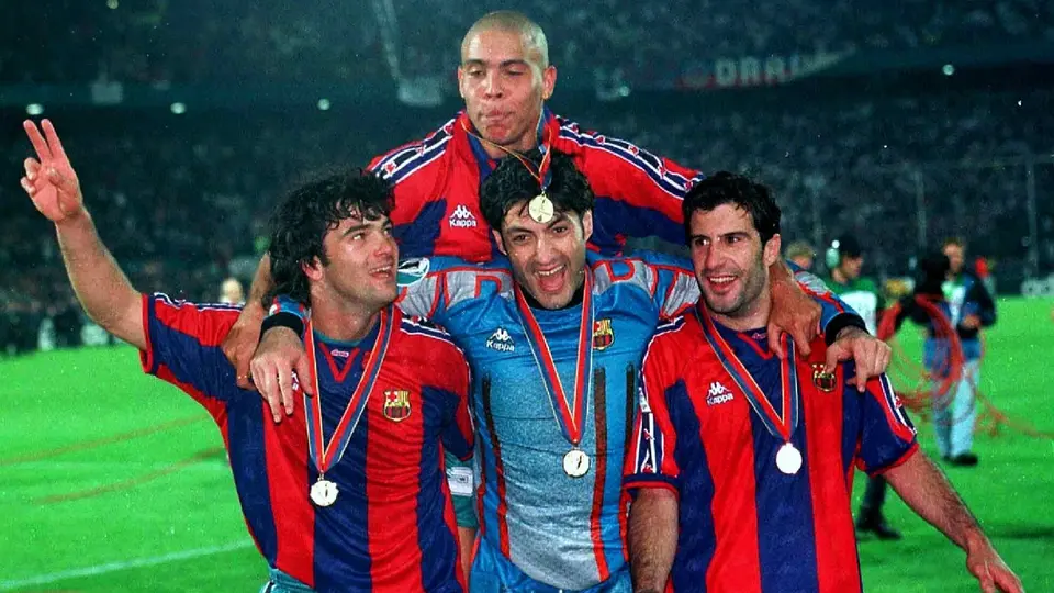 Luis Figo y Ronaldo Nazário como jugadores del Barcelona | MEXSPORT