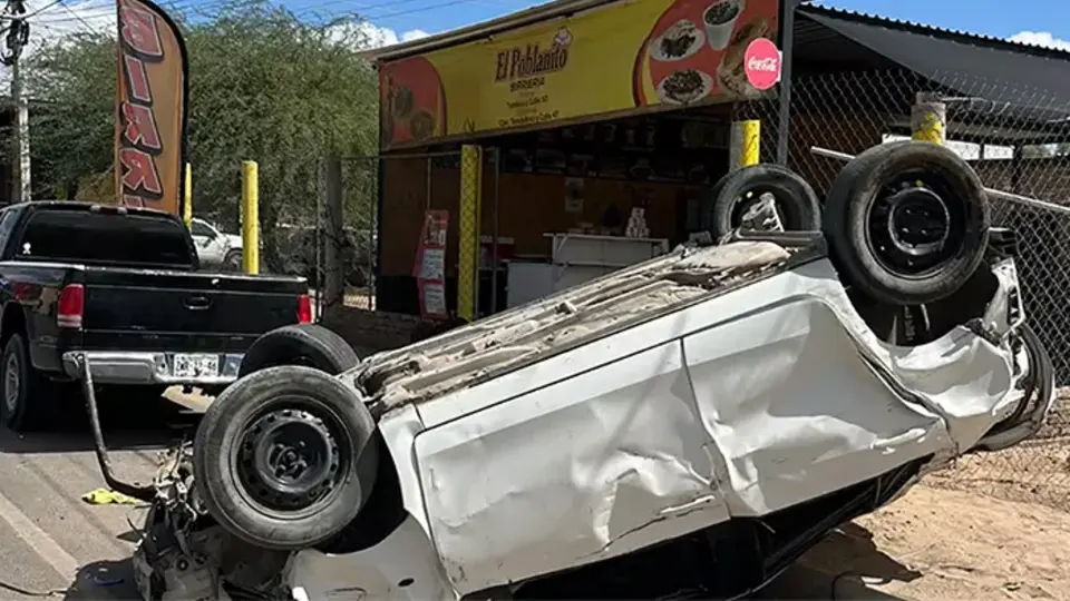 VIDEO | Muere joven tras aparatoso choque y volcamiento en San Luis Río Colorado