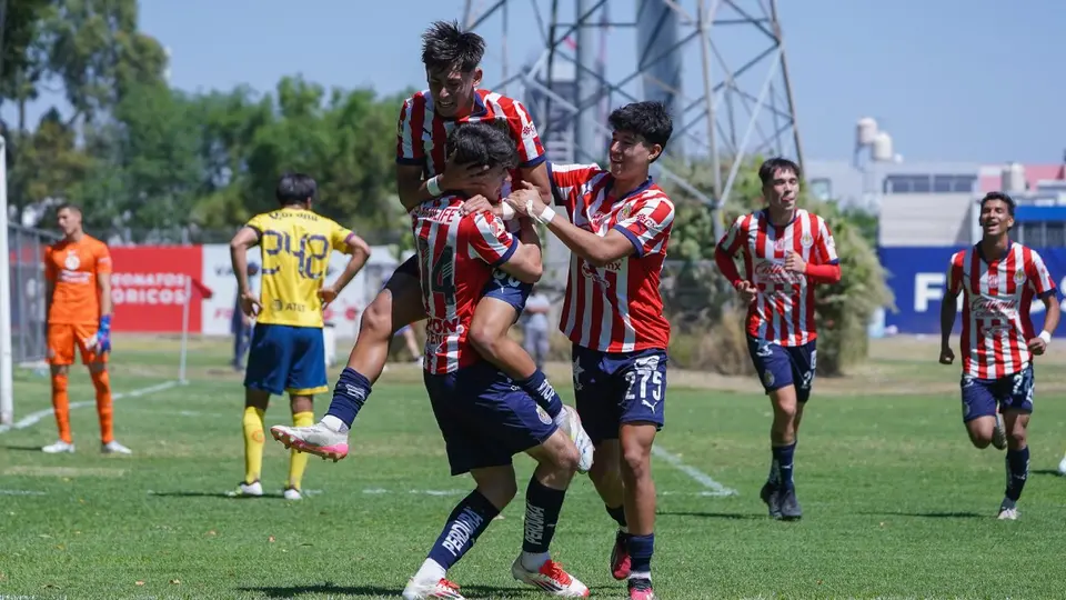 Santiago Sandoval en celebración contra América en la categoría Sub-19 | IMAGO 7