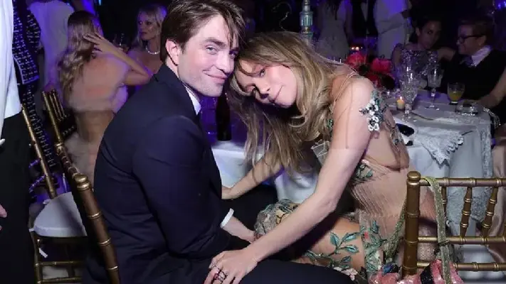 Suki Waterhouse revela el sexo de su bebé que tuvo con Robert Pattinson