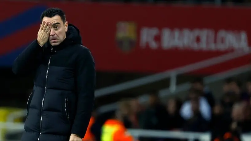 Xavi tras la expulsión de Vitor Roque: 'Estamos pagando el caso Negreira'