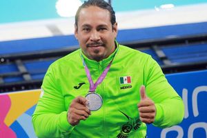 Roban bicicleta a Pedro Rangel, nadador paralímpico mexicano con boleto para París 2024