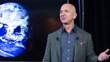 Jeff Bezos recupera el título del hombre más rico del mundo y destrona a Elon Musk