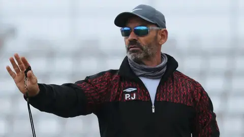 Paco Jémez ya está en España tras abandonar Irán por conflicto armado con Israel