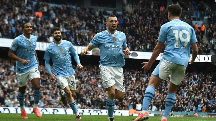 Manchester City golea al Luton y se coloca de momento como líder de la Premier League