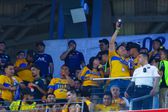 Liga MX vetó de por vida a aficionado que lanzó orines y a seguidora que aventó cerveza a Gignac