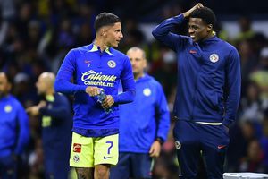 ¡A cantar! Javairo Dilrosun recibe 'novatada' en concentración de América