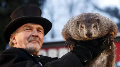 ¡Se adelantará la primavera! Así lo anunció Phil, la marmota
