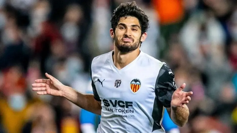 Wolverhampton: Anunció oficialmente el fichaje de Gonçalo Guedes