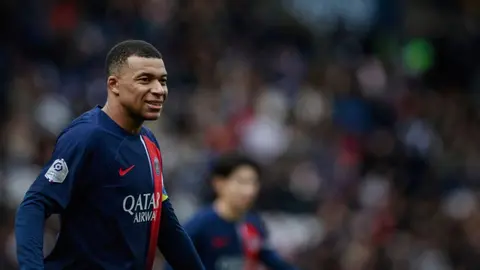 Con hat-trick, Kylian Mbappé comandó triunfo por goleada de PSG