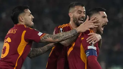 ¡Se despiden de la Europa League! Santiago Giménez y Feyenoord caen en penales ante la Roma