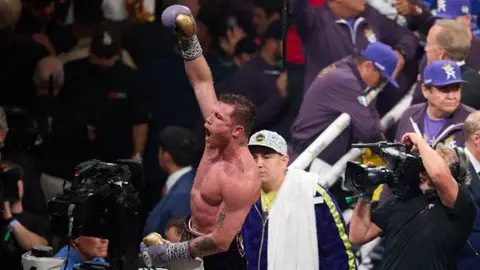 Ilia Topuria: 'He aprendido muchísimo y sigo aprendiendo de Canelo'