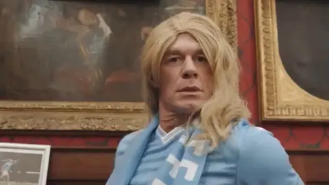 John Cena se disfraza de Haaland y anuncia la pretemporada del Manchester City