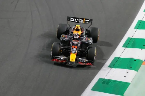 F1: Checo Pérez se siente más cómodo en el RB20, tras positivo día en Arabia Saudita