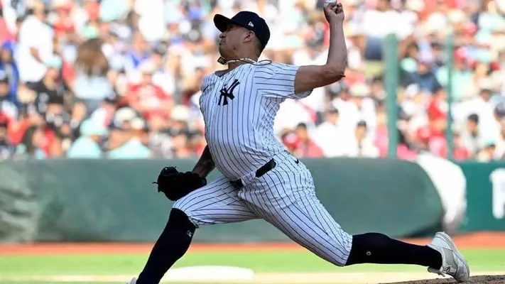 Víctor González, pitcher mexicano de los Yankees, revela su amor por América