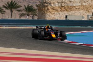 ¡Ahora le tocó a 'Checo'! Sergio Pérez destapó una coladera en las pruebas de Bahrein