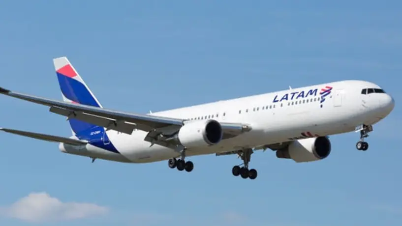 "La gente volaba de un lado a otro dejando rastros de su sangre en el techo", aseguró pasajero de vuelo de Latam