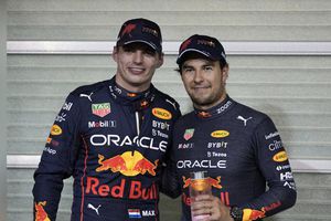 Checo Pérez sobre la supuesta salida de Verstappen: "Eso no me compete a mí"