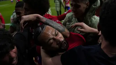 Atlético remonta y se impone en dramática serie de penales al Inter para avanzar en Champions