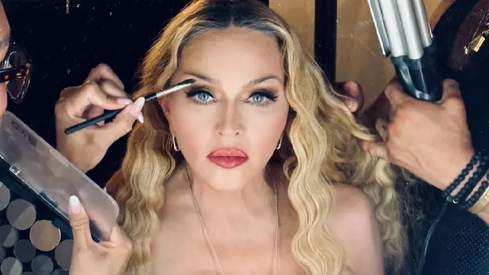 ¿Madonna tardará 3 hora en salir a dar su show en la CDMX?