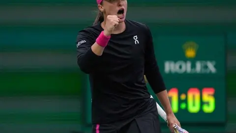 Iga Swiatek arrolla a Marta Kostyuk 6-2, 6-1 para avanzar a la Final de Indian Wells
