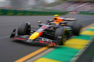 Checo Pérez es sancionado por obstrucción a Nico Hülkenberg y saldrá sexto en Australia