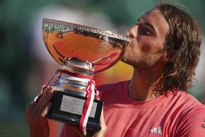 Stefanos Tsitsipas se corona en Montecarlo tras vencer en sets corridos a Casper Rudd