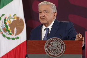 AMLO vs New York Times: No ve error en divulgar teléfono de periodista