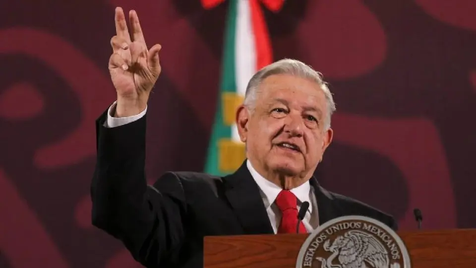 AMLO denuncia de "ineficiencia o mala fe" en la investigación del caso Ayotzinapa