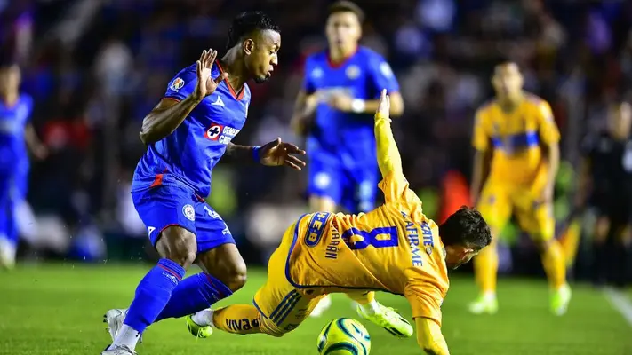 Willer Ditta se disculpa luego de la expulsión ante Tigres