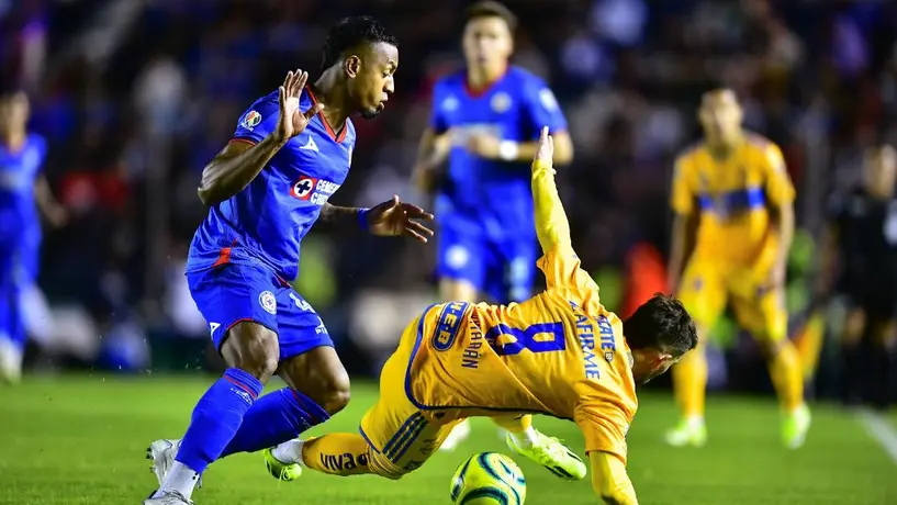 Willer Ditta se disculpa luego de la expulsión ante Tigres