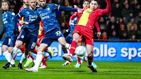 Sin Santiago Giménez, Feyenoord venció 1-3 a Go Ahead Eagles
